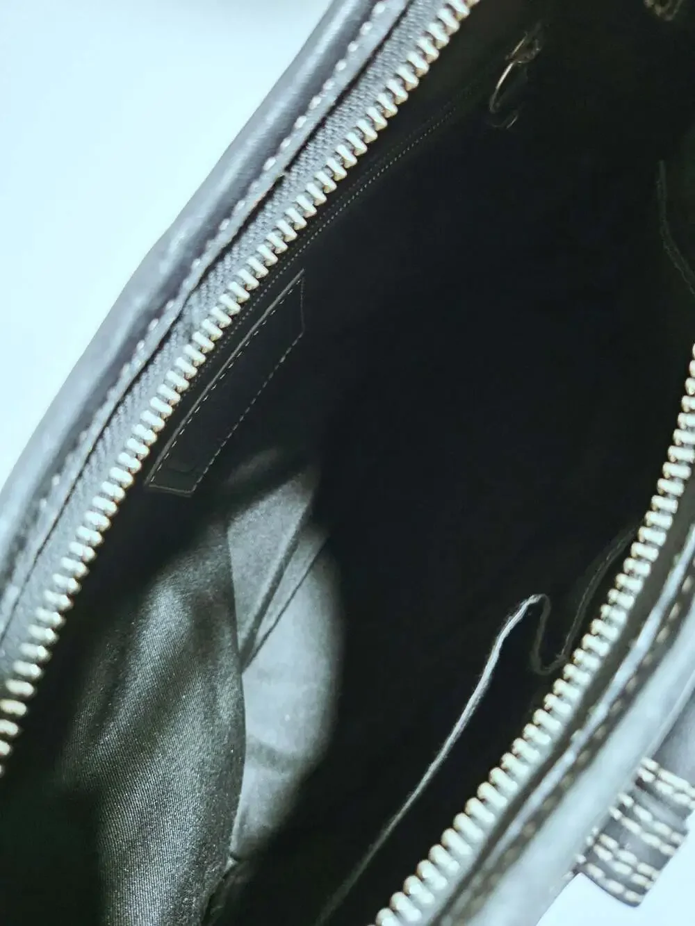 Vintage Coach Signature Black and White Canvas Hobo Bag with Turnlock Closure - Picture 16 of 16